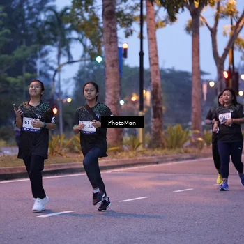 Runner Photo 8214999