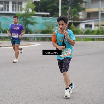 Runner Photo 8215071