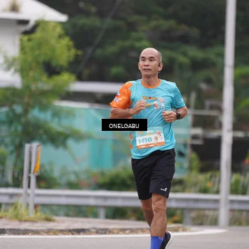 Runner Photo 8215100