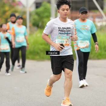 Runner Photo 8215313