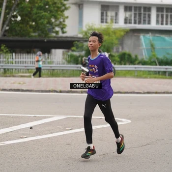 Runner Photo 8220003