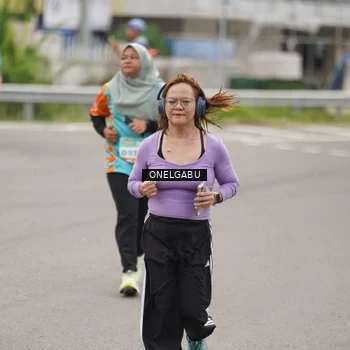 Runner Photo 8220025