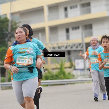 Runner Photo 8221200