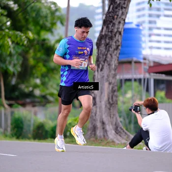 Runner Photo 8223275