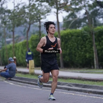 Runner Photo 8223476