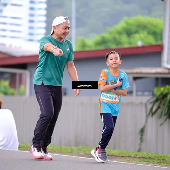 Runner Photo 8225064