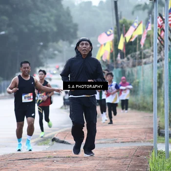 Runner Photo 8226011