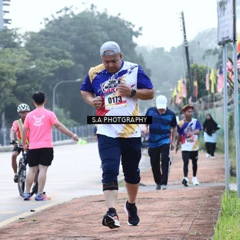 Runner Photo 8228002