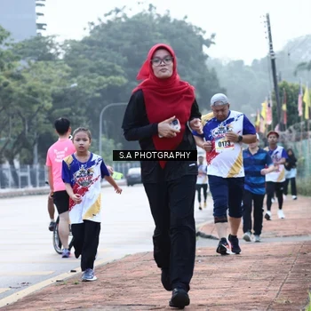 Runner Photo 8228011