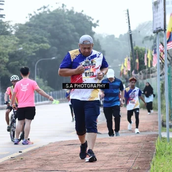 Runner Photo 8228023