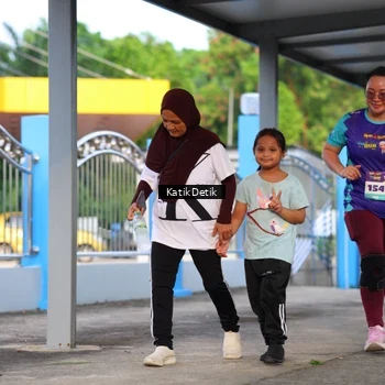 Runner Photo 8228051
