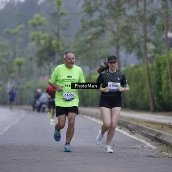 Runner Photo 8228331