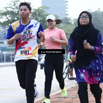 Runner Photo 8228565