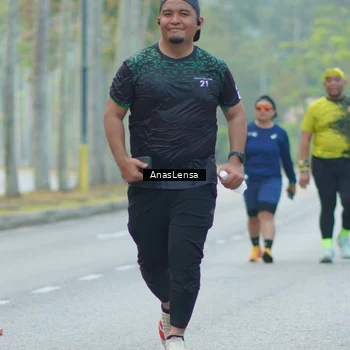 Runner Photo 8229798