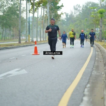 Runner Photo 8229802