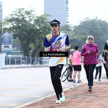 Runner Photo 8229848