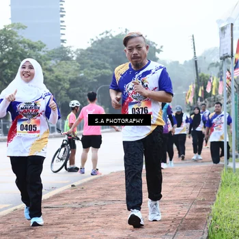 Runner Photo 8230011