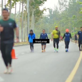 Runner Photo 8230062
