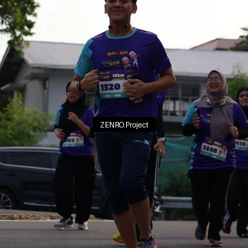 Runner Photo 8230071