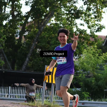 Runner Photo 8230072