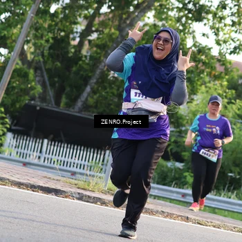 Runner Photo 8232037