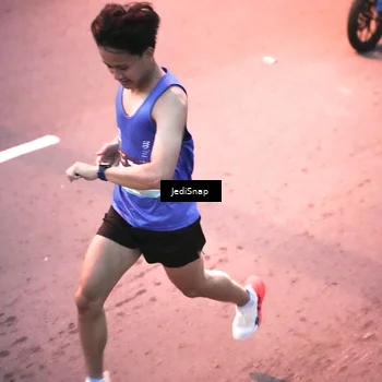 Runner Photo 8232859