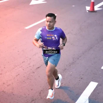 Runner Photo 8232912