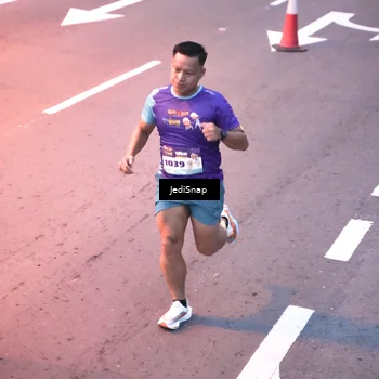 Runner Photo 8232922