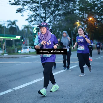 Runner Photo 8233000