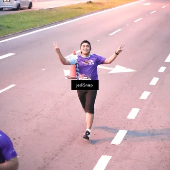 Runner Photo 8233019