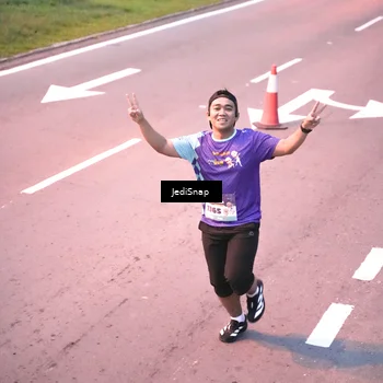 Runner Photo 8233049