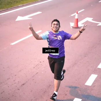 Runner Photo 8233073