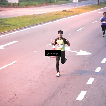Runner Photo 8233102
