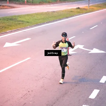 Runner Photo 8233116