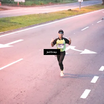 Runner Photo 8233129