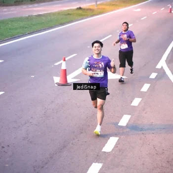 Runner Photo 8233148
