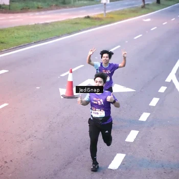 Runner Photo 8233191