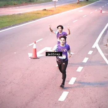 Runner Photo 8233196