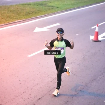 Runner Photo 8233218
