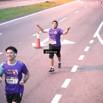 Runner Photo 8233225