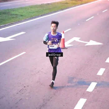 Runner Photo 8233283