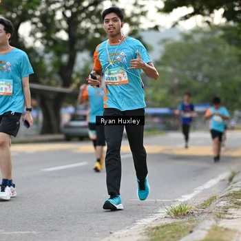 Runner Photo 8233330
