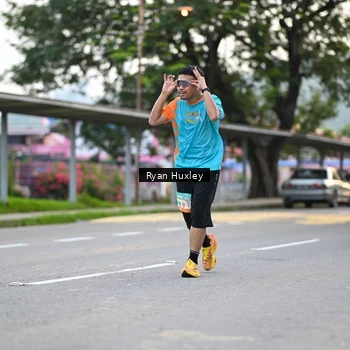 Runner Photo 8233338