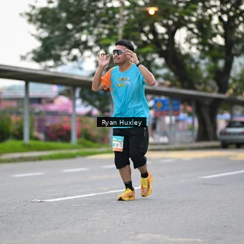 Runner Photo 8233340