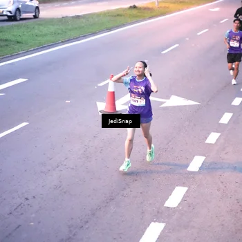 Runner Photo 8233402