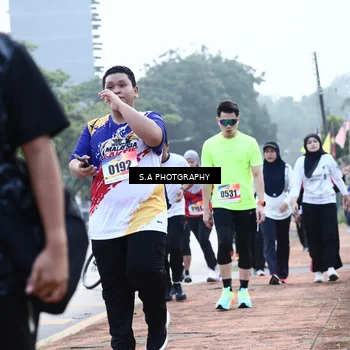 Runner Photo 8233443