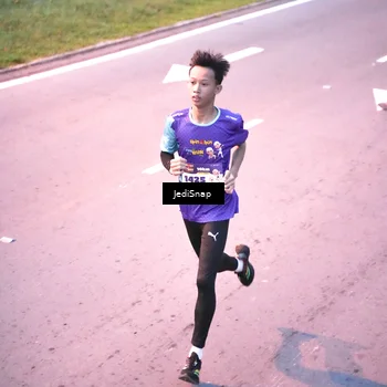 Runner Photo 8233465