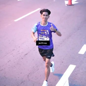 Runner Photo 8233523