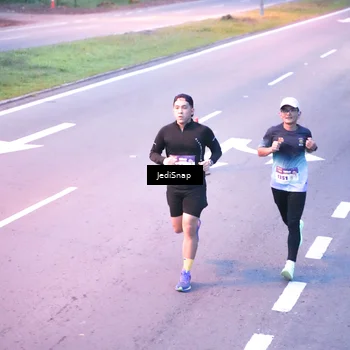 Runner Photo 8233538