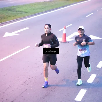 Runner Photo 8233553